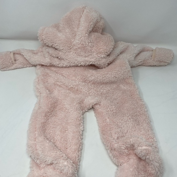 Eddie Bauer Baby Girl 6-9 Months Pink Footed Onesie with Hood - Picture 8 of 8